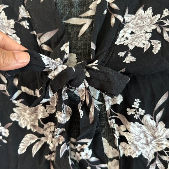 Spiritual Gangster Maya Black Floral Tie Front Kimono Robe Cover Up Duster - Picture 6 of 14